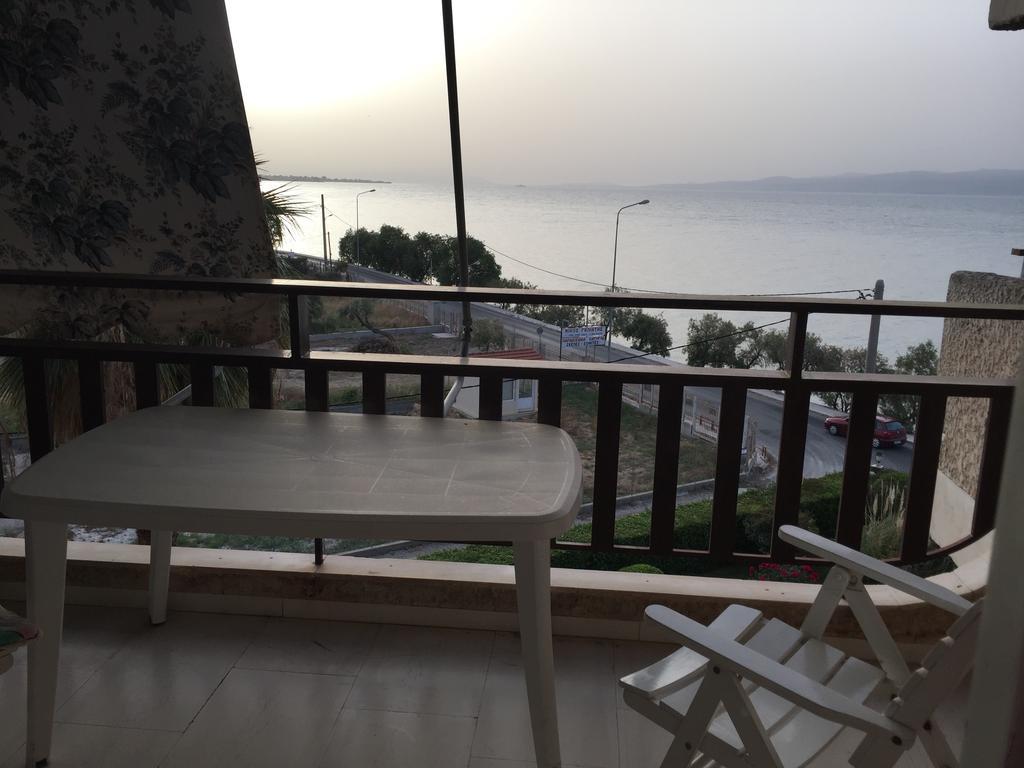 Vlastos Apartment Kalamos  Bagian luar foto