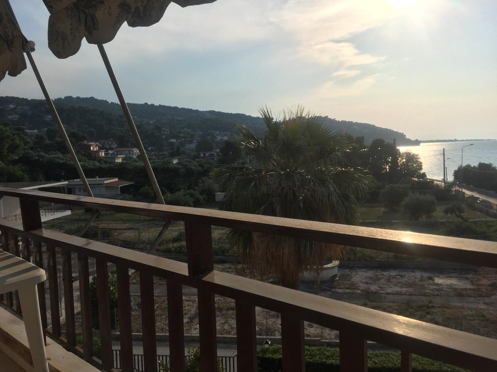 Vlastos Apartment Kalamos  Bagian luar foto